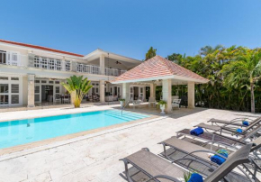 Brand New Villa with Pool near the Beach